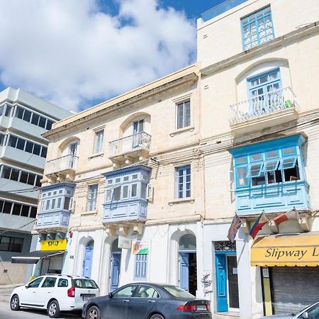 Seafront Apartment Between Valletta And Sliema Msida Luaran gambar