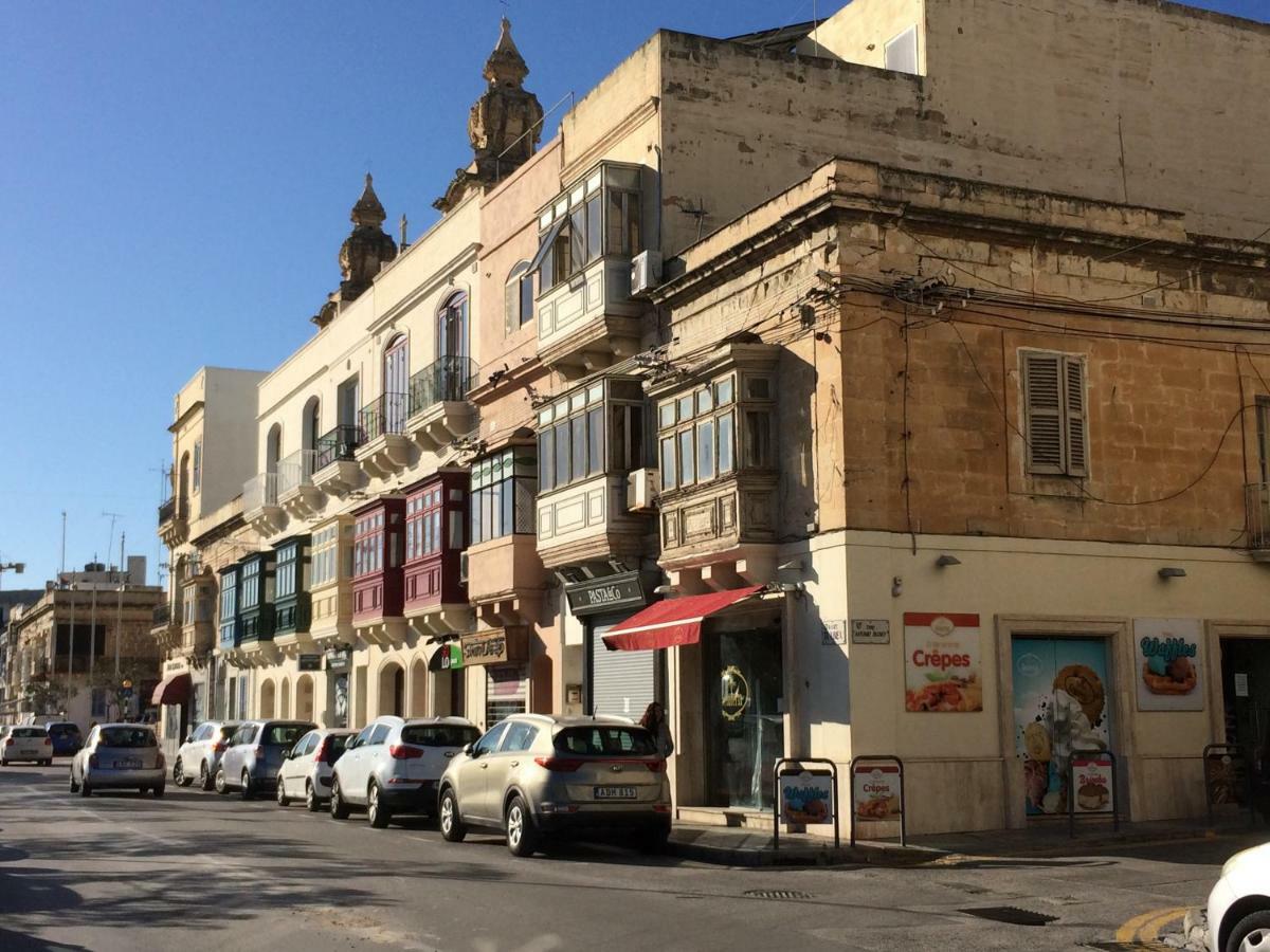 Seafront Apartment Between Valletta And Sliema Msida Luaran gambar