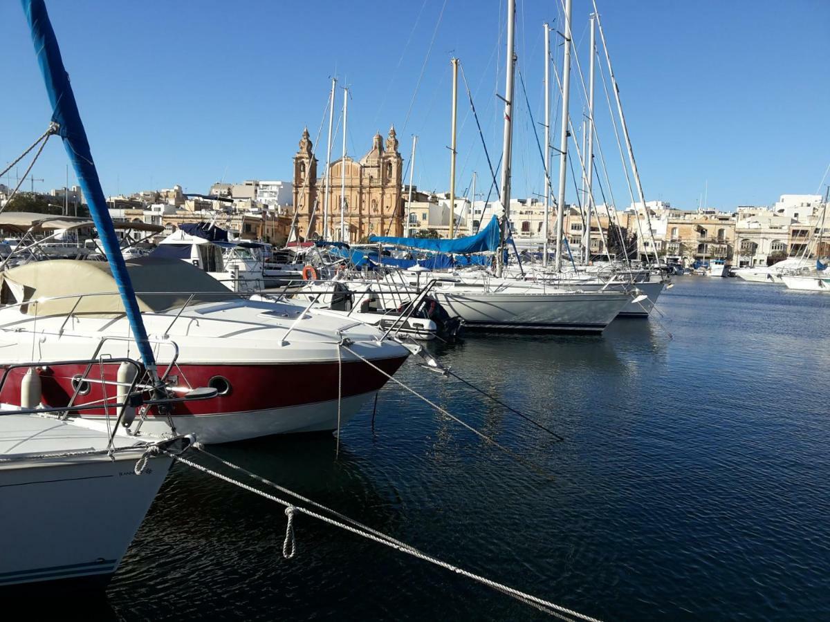 Seafront Apartment Between Valletta And Sliema Msida Luaran gambar