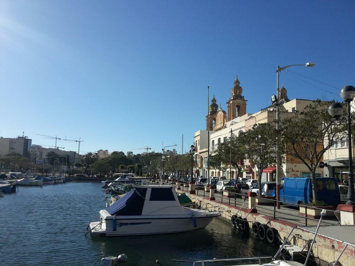 Seafront Apartment Between Valletta And Sliema Msida Luaran gambar
