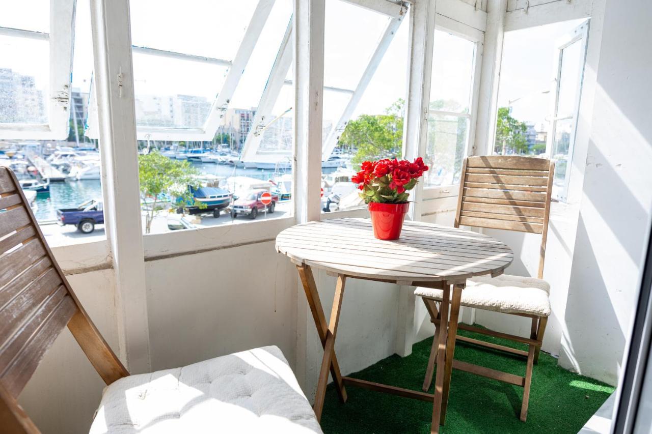 Seafront Apartment Between Valletta And Sliema Msida Luaran gambar