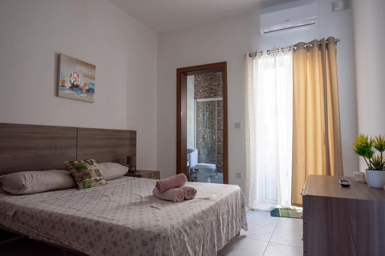 Seafront Apartment Between Valletta And Sliema Msida Luaran gambar