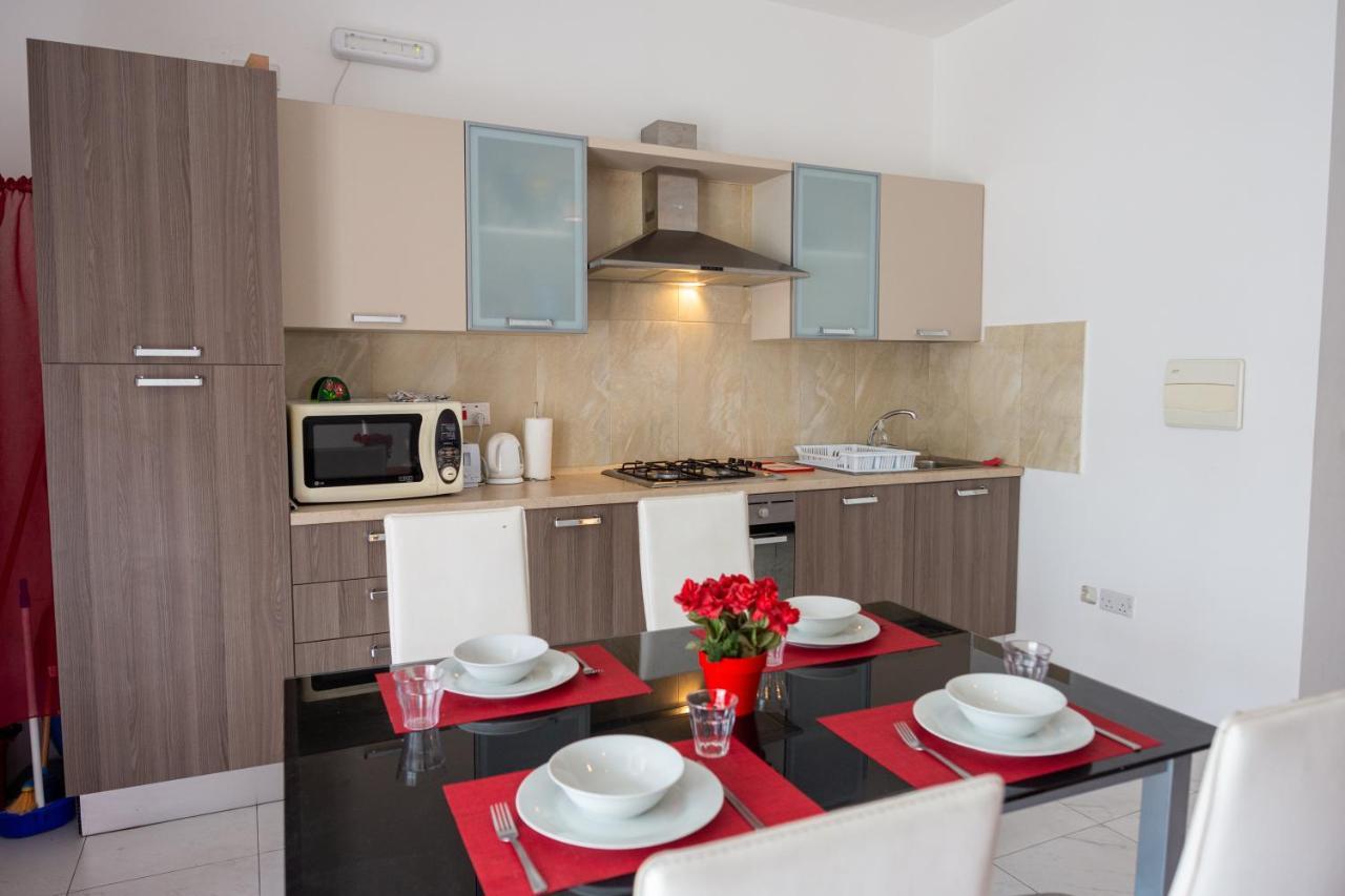 Seafront Apartment Between Valletta And Sliema Msida Luaran gambar