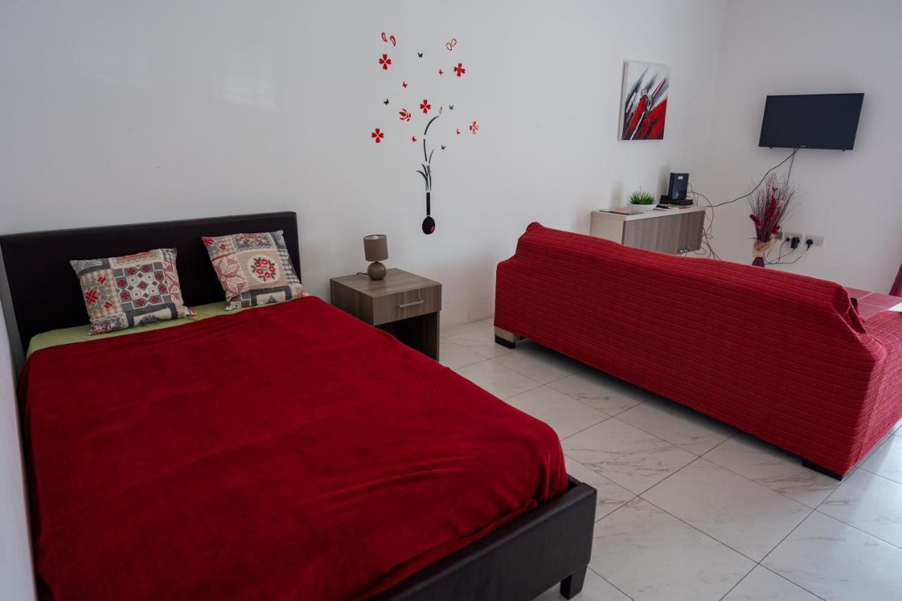 Seafront Apartment Between Valletta And Sliema Msida Luaran gambar