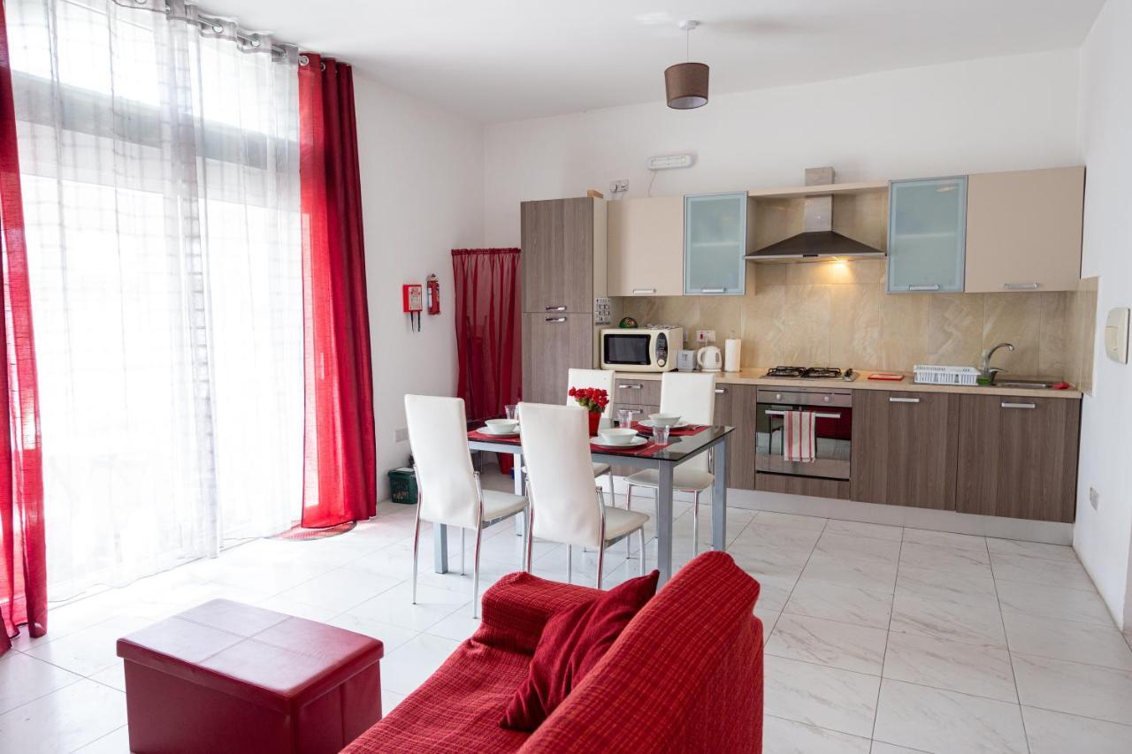 Seafront Apartment Between Valletta And Sliema Msida Luaran gambar