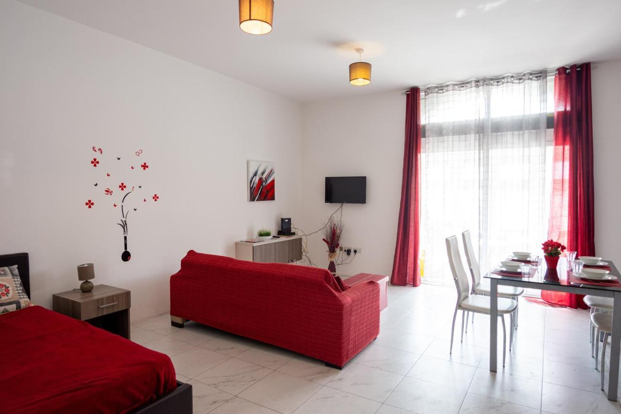 Seafront Apartment Between Valletta And Sliema Msida Luaran gambar